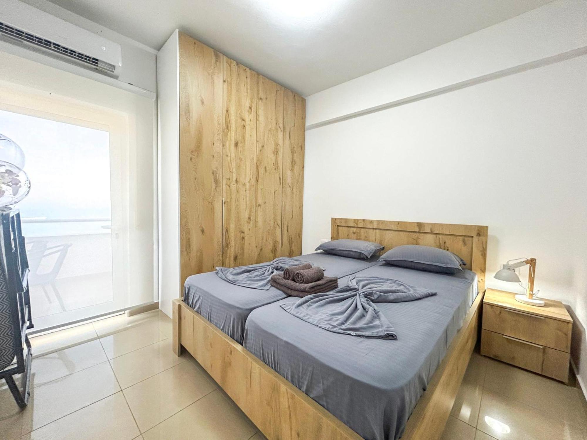 Costante 614 Lägenhet Durrës Exteriör bild